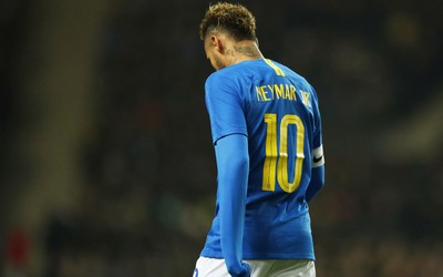 亿德电竞热评-内马尔更衣室演讲激励全队